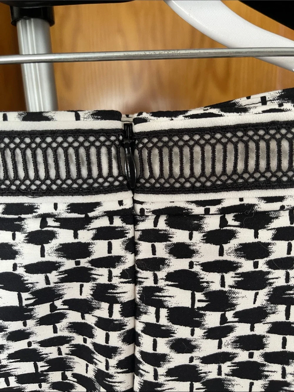 White House Black Market Black & White Geometric Midi Skirt Size 10
